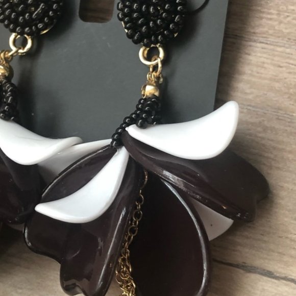 INC black and white flowers earrings - Picture 2 of 5